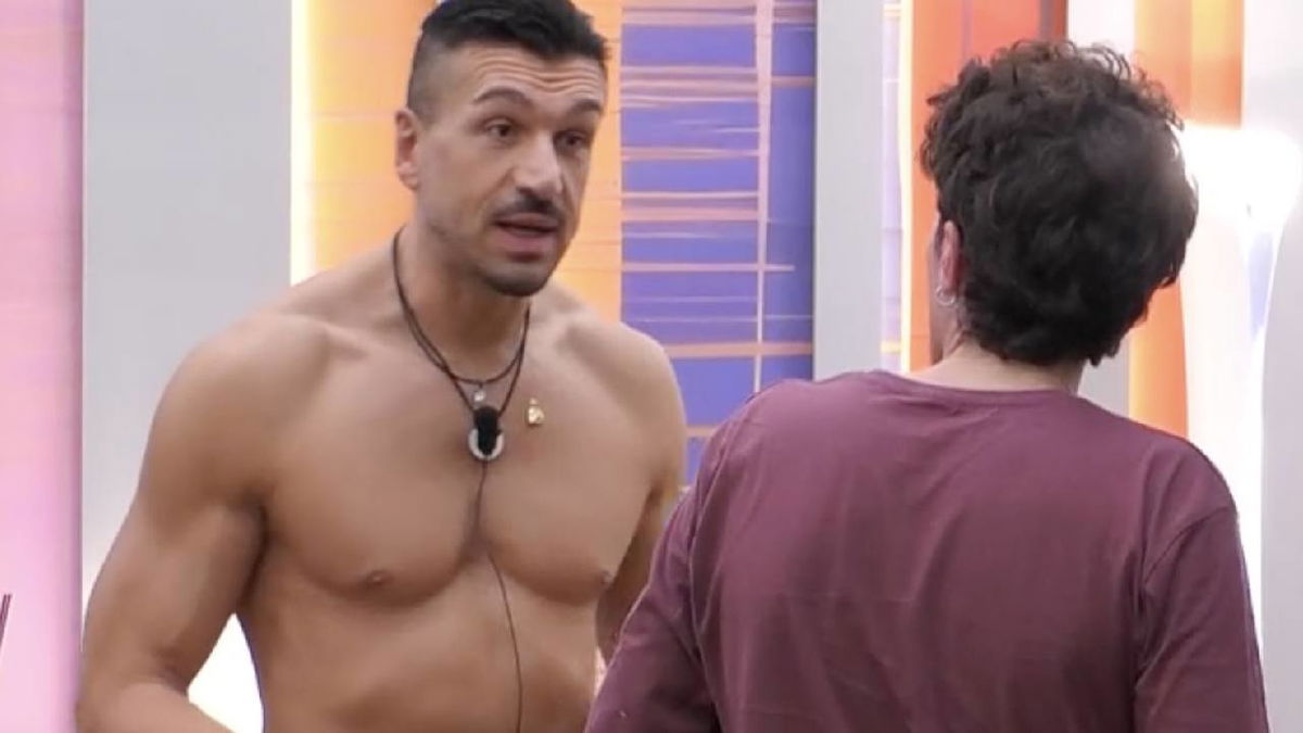 Matteo Azzali sbotta di notte e minaccia di lasciare il Grande Fratello article-post
