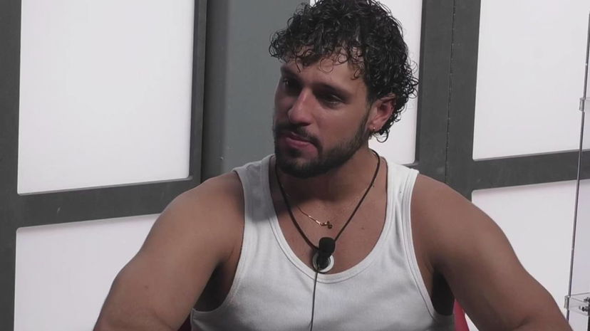 Mattia al GF scatena una polemica: “Uomini più belli delle donne” preview