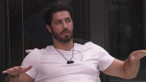 Omer Elomari, il racconto drammatico: “Un cecchino mi ha sparato” preview