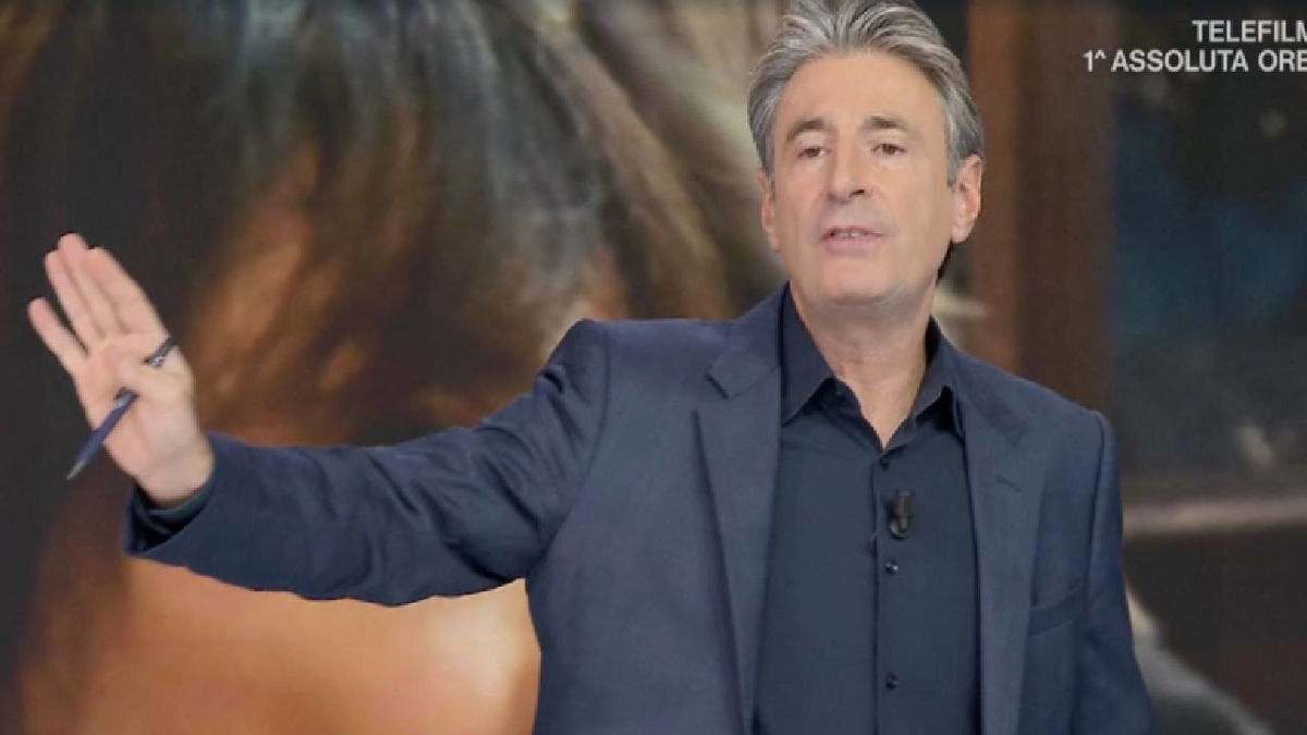 Ore 14, scoppia la lite in diretta: “Io ti denuncio subito” article-post