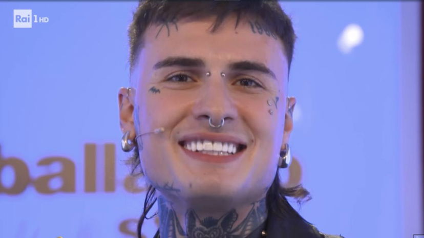 Rosa Chemical ha una storia segreta con una vip più grande di lui preview