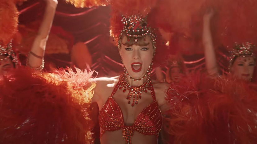 Taylor Swift da record, quante copie venderà The Life of a Showgirl preview
