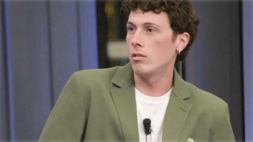 Francesco Rana umilia l’ex fidanzata, lei: “Patriarcale e maschilista” preview