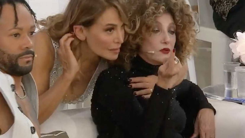 Marcella Bella dà degli scemi a Selvaggia e Mariotto nel backstage di Ballando con le Stelle preview