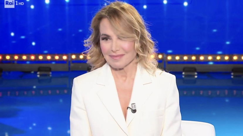 Barbara d’Urso a Domenica In si sbilancia sull’addio a Mediaset: “Avevo compreso gli avvertimenti” preview