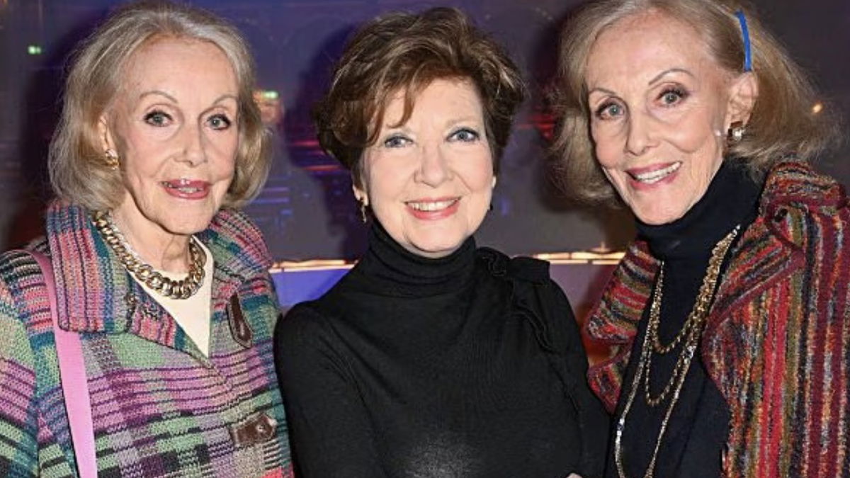 La conduttrice Carolin Reiber: “Ho ricevuto un pacco dalle Kessler con scritto aprire il 18 novembre” article-post