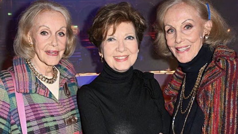 La conduttrice Carolin Reiber: “Ho ricevuto un pacco dalle Kessler con scritto aprire il 18 novembre” preview