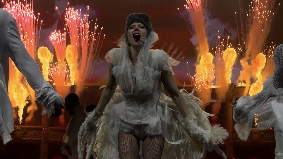 Fan svengono al concerto di Lady Gaga, lei ferma lo show article-post