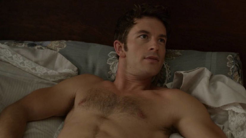 Jonathan Bailey eletto uomo più sexy al mondo: dal coming out, alla sua cotta per una celebrità preview