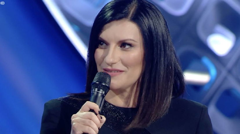 Laura Pausini condurrà Sanremo con Conti? “C’è una condizione” preview