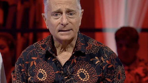 Bonolis tira una frecciatina ad Affari Tuoi di De Martino preview