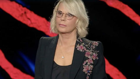 Maria De Filippi svela che nickname usa online di notte preview