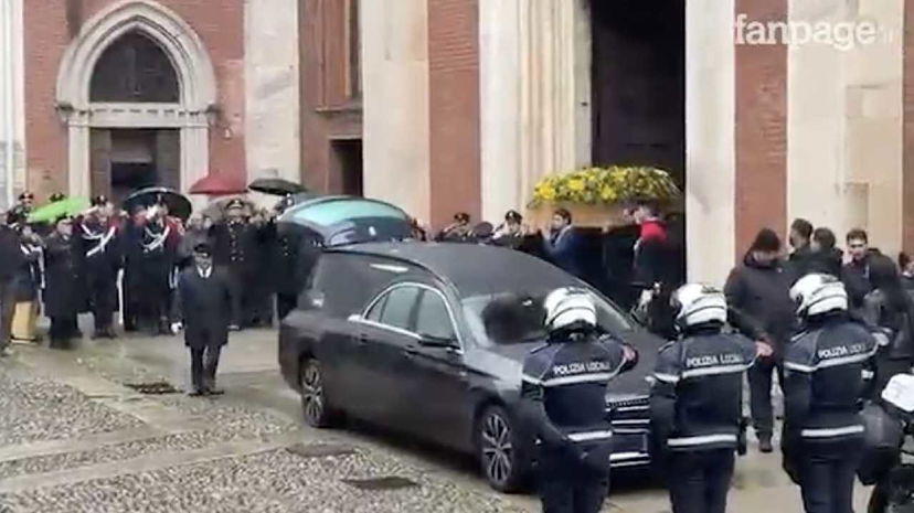 Chi erano i vip presenti al funerale di Ornella Vanoni preview
