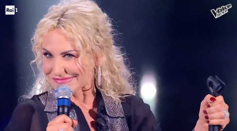 Antonella Clerici sui nuovi conduttori e sulla tv che non le piace: “Noi gli ultimi nati con la tv” preview