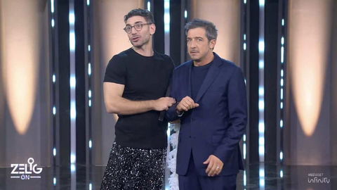 Emilio Scuto, il comico gay di Zelig che ironizza sulla comunità (e ruba le battute a Will & Grace) preview