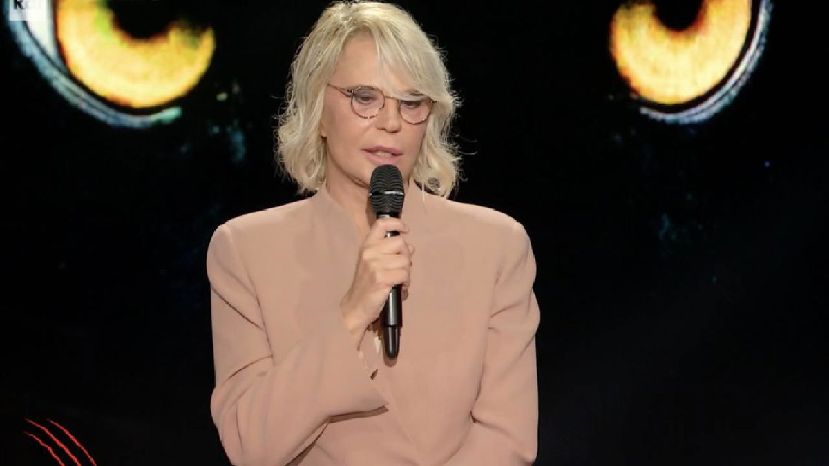 Maria De Filippi si commuove parlando di Maurizio Costanzo: “Cosa gli chiederei adesso” article-post