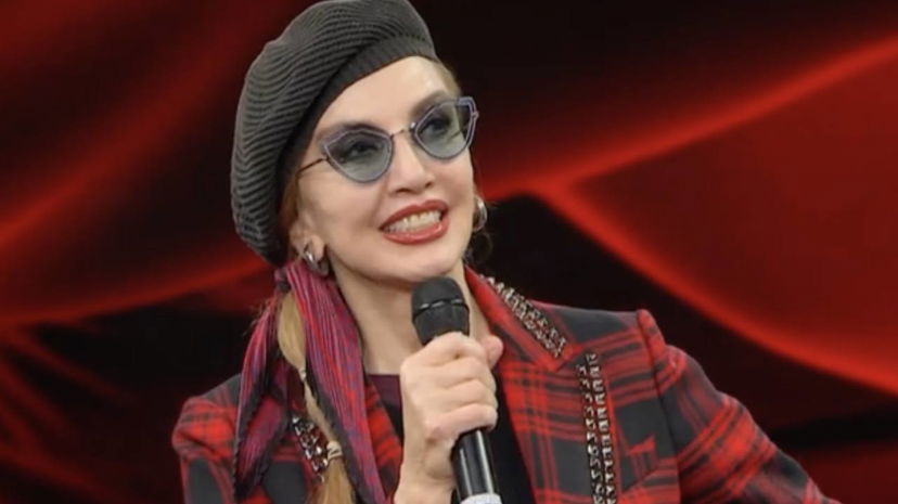 Milly Carlucci si lascia sfuggire un colpo di scena per la semifinale di Ballando preview