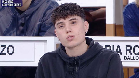 Ad Amici arriva la sociolinguista Vera Gheno per il caso Riccardo Stimolo. Lui si scusa: “Ho sbagliato” preview