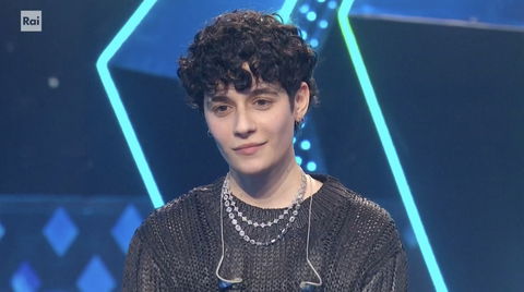 SenzaCri, quando suo padre le fece credere di essere un cantante famoso realmente esistito preview