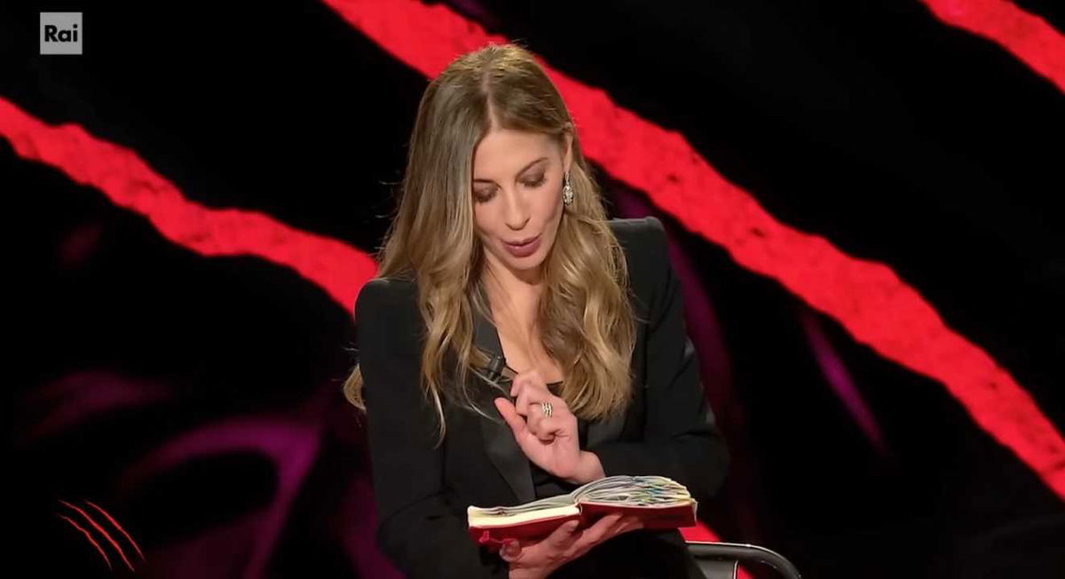 Belve 2025, intervista mai trasmessa. L’ospite: “Sono molto arrabbiato” article-post