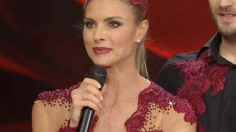 Martina Colombari si è fatta un tatuaggio dedicato a Ballando con le Stelle: la foto preview