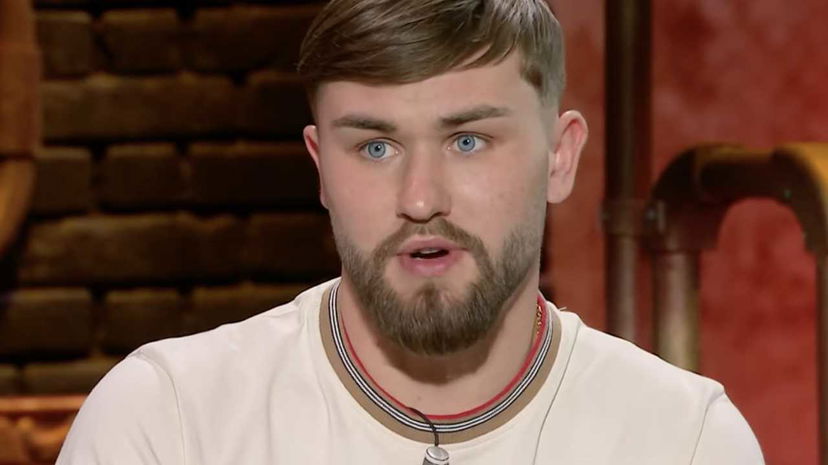 Artem: minacce di morte e insulti omofobi a un follower preview