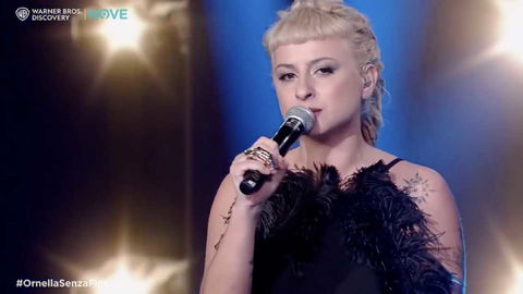 Camilla Ardenzi canta Senza Fine: “Vorrei fare questo nella vita” preview