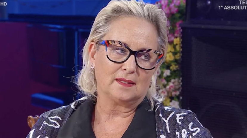 Carolyn Smith infuriata dopo i fraintendimenti sul ritorno del tumore e le fake news: “Non sono in fin di vita!” preview