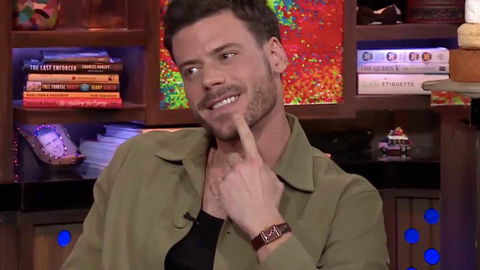 François Arnaud fidanzato con Connor Storrie? Le sue parole e l’ondata d’odio dei fan finisce al Tg preview