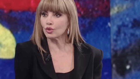 Milly Carlucci, il nuovo programma sarà un talent musicale: “Non sulla scia di X Factor” preview