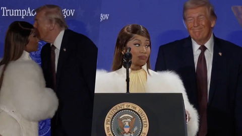 Nicki Minaj e Trump mano nella mano si scambiano complimenti: “Sono la tua fan numero uno”. “Sei la regina del rap” preview