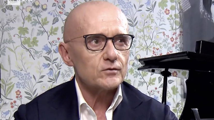 Signorini parla di silenzio, processi online e titoli inventati: “La verità ha bisogno di tempo” – il suo editoriale su Chi preview