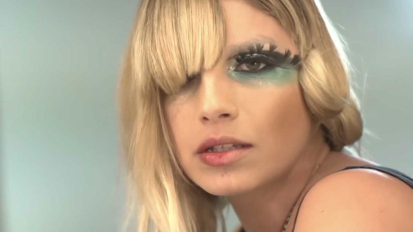 Emma: grazie a TikTok una hit di 13 anni fa conquista la 1 in FIMI preview