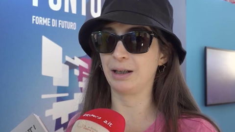 Fumettibrutti racconta il suo percorso di transizione: “Umiliata in sala operatoria perché trans” preview