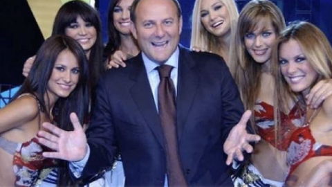 Come si comportava Gerry Scotti a Passaparola e Paperissima: la difesa delle ex Letterine e di Sara Tommasi preview