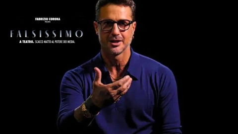 Falsissimo a Teatro: Fabrizio Corona porta in tour il suo format bannato da YouTube preview