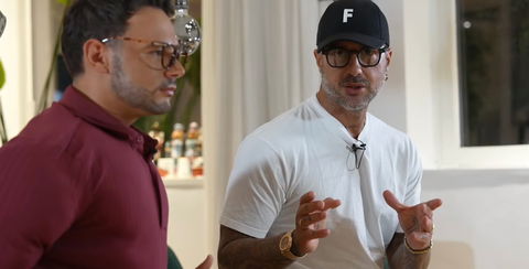 “La verità di Fabrizio Corona, adesso canta lui”, è un video troll di Gabriele Vagnato preview