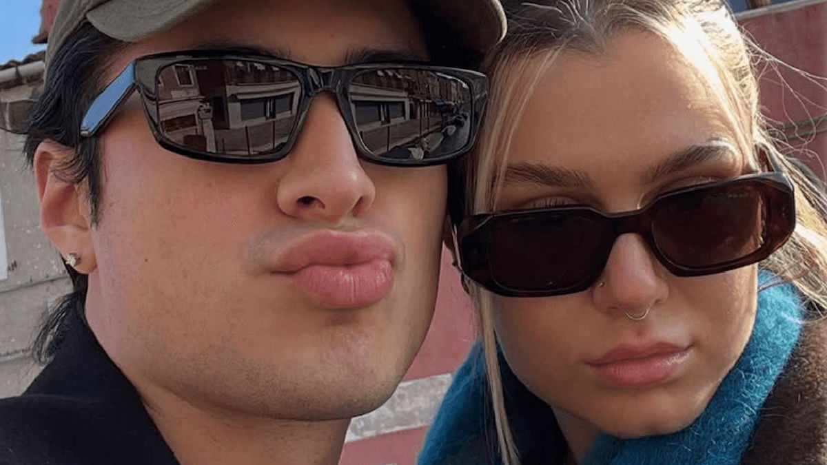 Hudson Williams di Heated Rivalry presenta ai media la fidanzata article-post