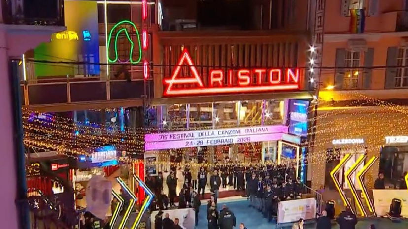 Sanremo, presunta lite furiosa tra due big, il rumor lanciato in un podcast: “Quasi arrivati alle mani” preview