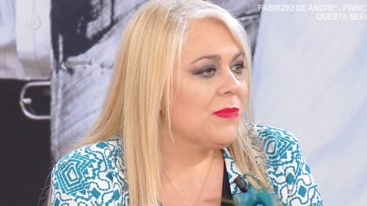 Rossella Erra mostra il suo cambiamento fisico: “Ho perso 34 kg” – il prima e dopo article-post