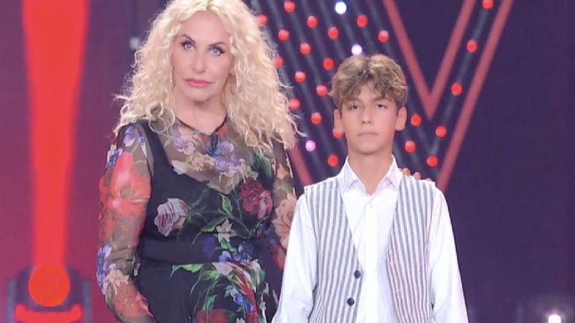 The Voice Kids, i giudici non si girano per Emanuele Zollino: “È un attore di fiction Rai” preview