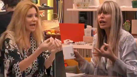 Lite tra Adriana Volpe e Alessandra Mussolini: la frase sul vibratore fa scoppiare lo scontro surreale preview