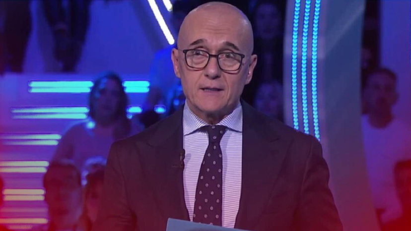 Signorini parla delle accuse di Corona e fa allusioni su altri che vivono di cattiveria e menzogne: la lettera preview