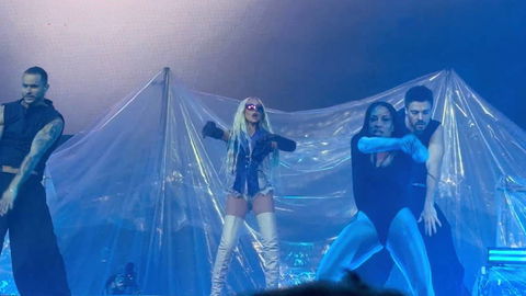Christina Aguilera criticata per il concerto in Messico: polemica per scenografia, durata, prezzi e gaffe finale preview
