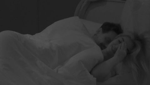 Grande Fratello Vip, scatta il bacio nella notte fra Renato Biancardi e Lucia Ilardo preview