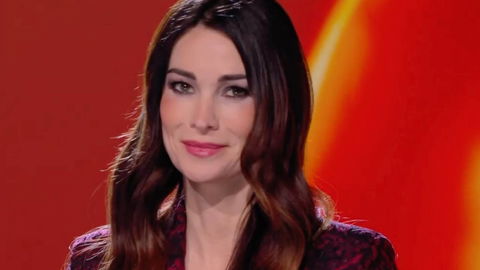 Manuela Arcuri si rivolge all’amica che ha provato a rubarle il marito: “Sapevi i miei segreti. Non ti perdonerò mai” preview