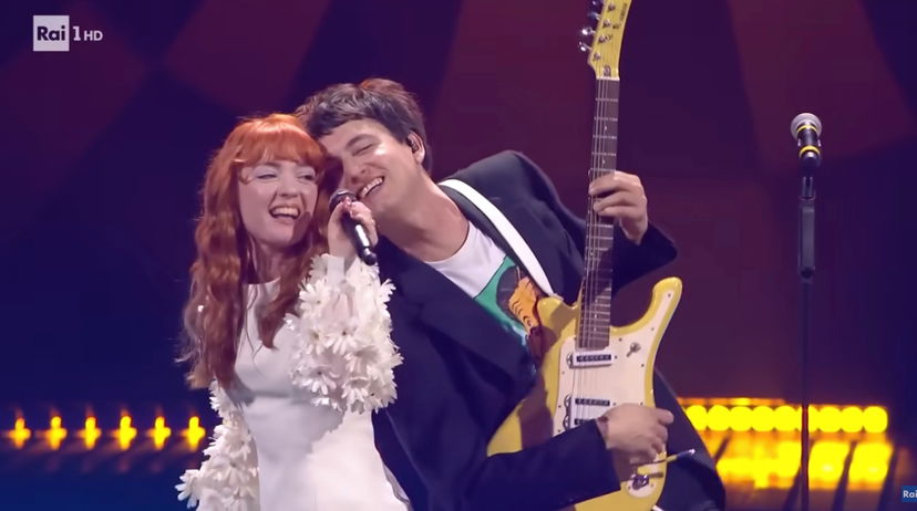 Maria Antonietta e Colombre, il figlio di Jimmy Fontana polemizza con la loro cover de Il Mondo: “Mi ha disturbato” preview