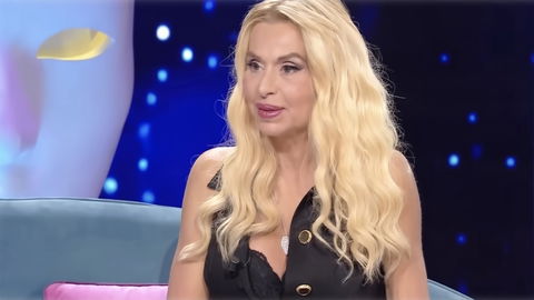 Valeria Marini e il caso Nino Frassica: le due trasmissioni scelte per il confronto finale preview