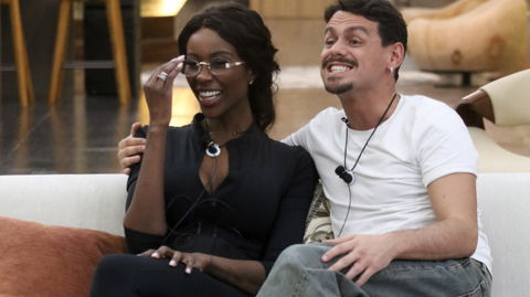 “La tisana è al finocchio un po’ come te”, Ibiza Altea flirta con Renato Biancardi al Grande Fratello Vip preview