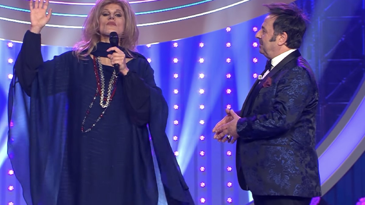 Giulia Vecchio è Iva Zanicchi al GialappaShow: “L’ho imitata perché è folcloristica” article-post